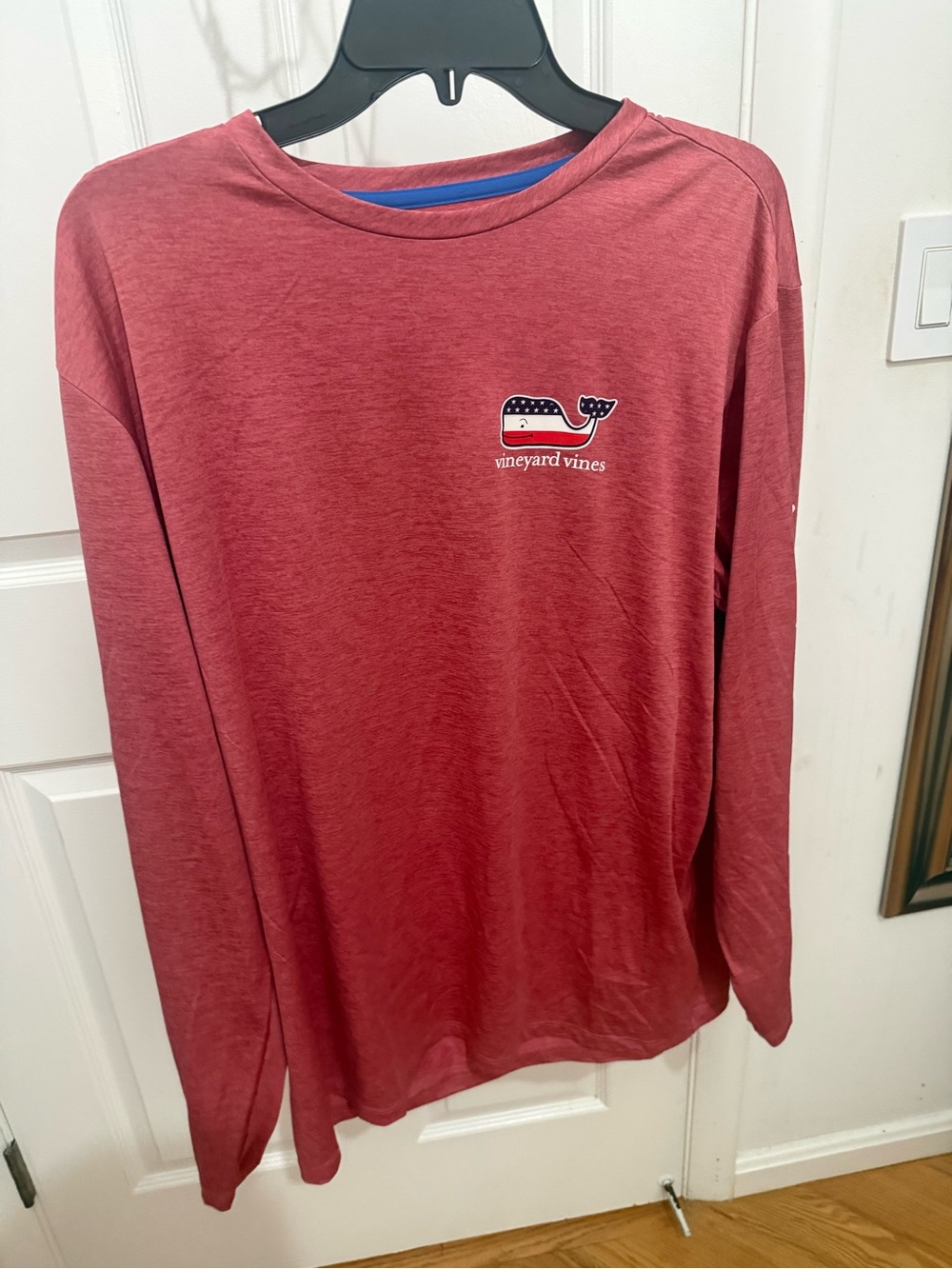 Vineyard Vines Men's Long-Sleeve Heather Red Crew Tee